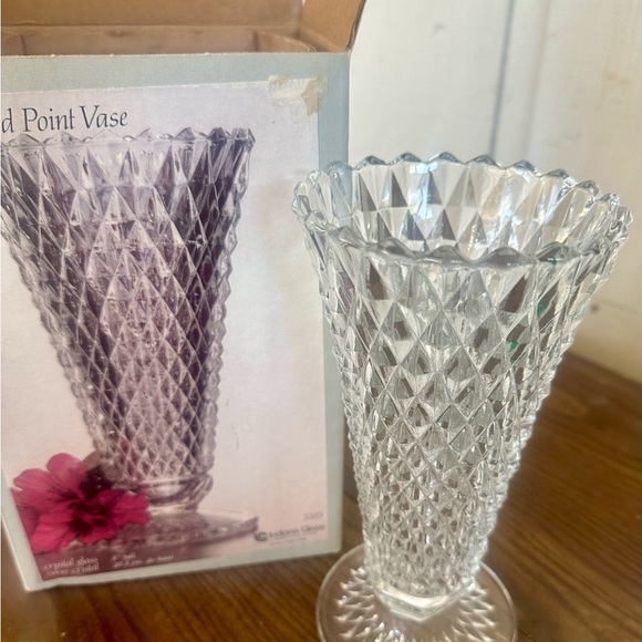 Indiana Glass Diamond Point Vase 8” Crystal Clear Pressed Glass w/ Original Box - Picture 6 of 9